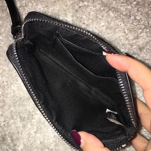 Small Coach wristlet - Picture 4 of 4